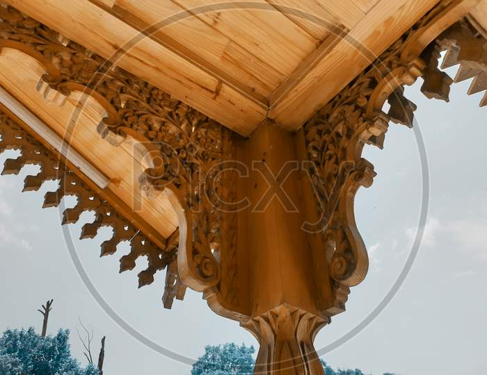 Wood Art In Kashmir On Rivers.
