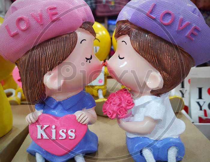 Dolls Kissing Love Concepts and Valentine's Day.  Valentines day gift for couples