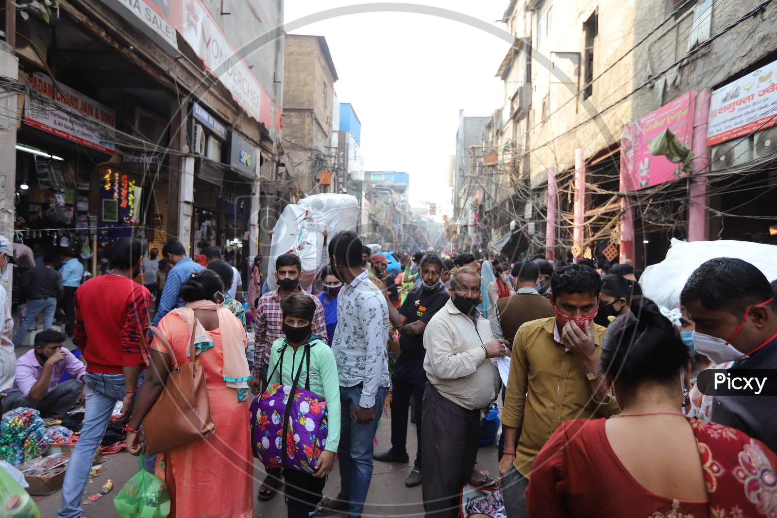 A crowded market place at Sadar Bazar in New Delhi as people shop during the upcoming Diwali festival. November 13, 2020