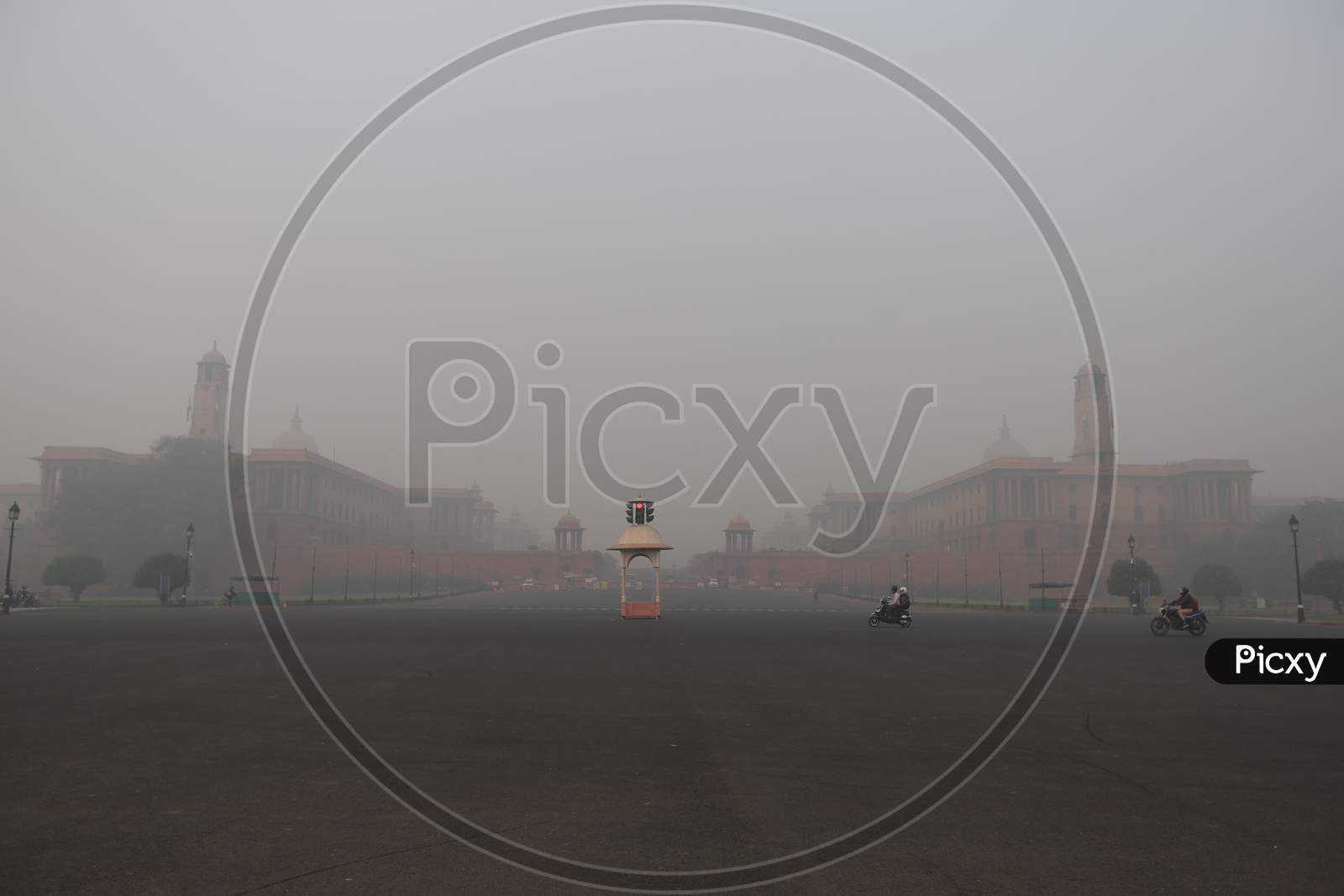 Rajpath under heavy smog conditions near India Gate in New Delhi on November 9, 2020.