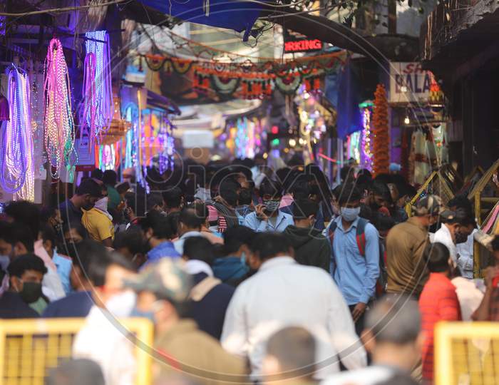 A crowded market place at Sadar Bazar in New Delhi as people shop during the upcoming Diwali festival. November 13, 2020