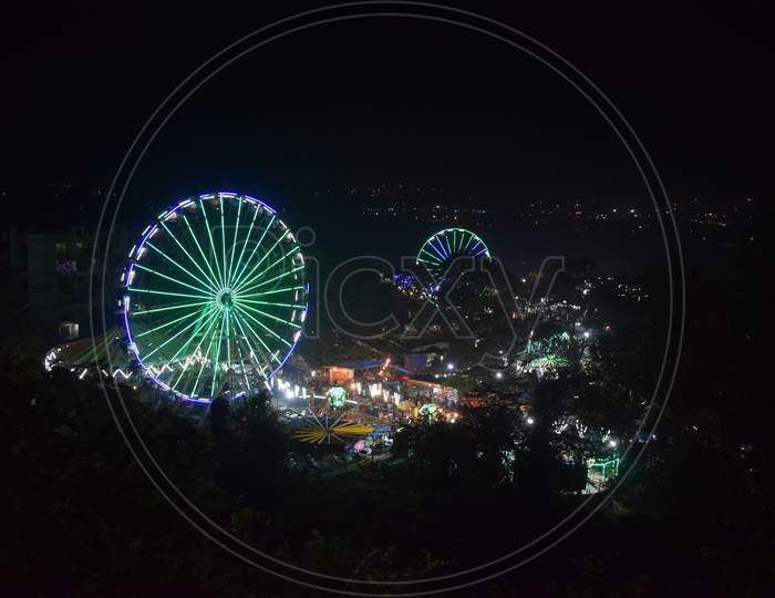 This is a photo of a ferris wheel