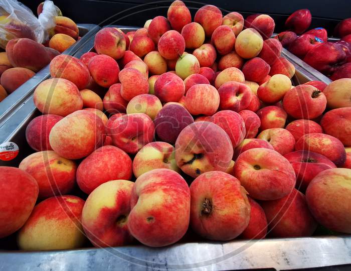 Peach fruit image