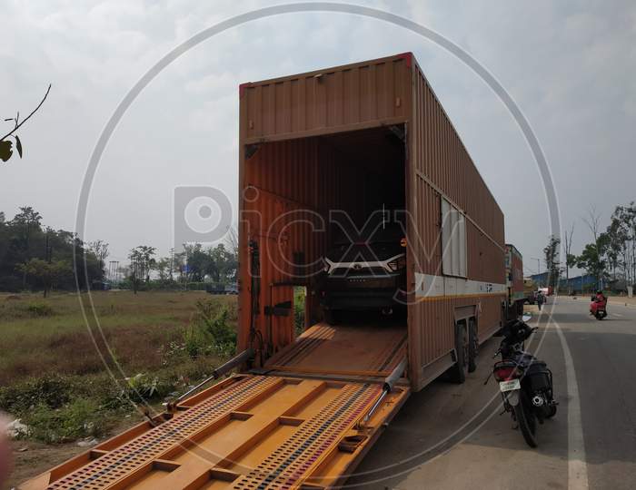 Long truck (container)