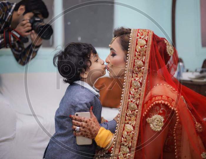 Indian wedding Kiss