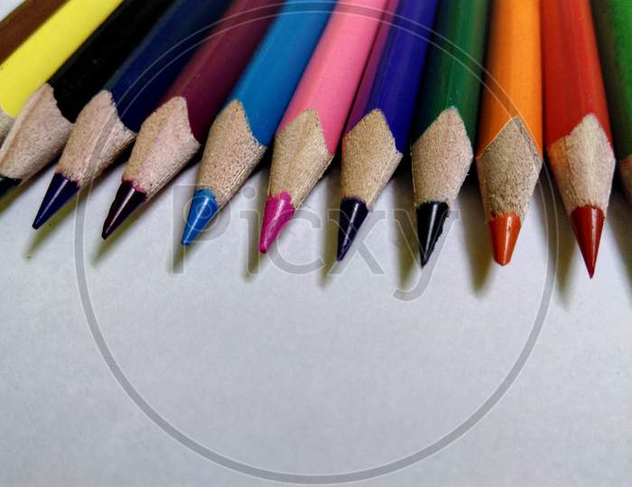 Multi color Multi brand color pencil