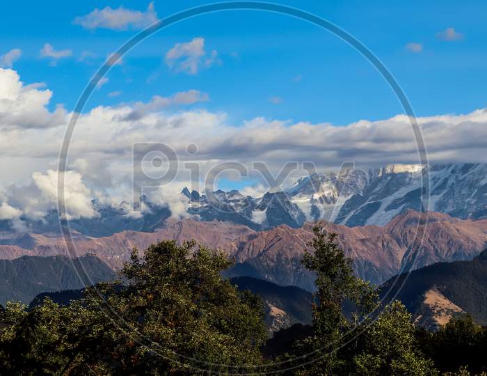 Amazing click scenic view landscape mountains range Uttarakhand chopta
