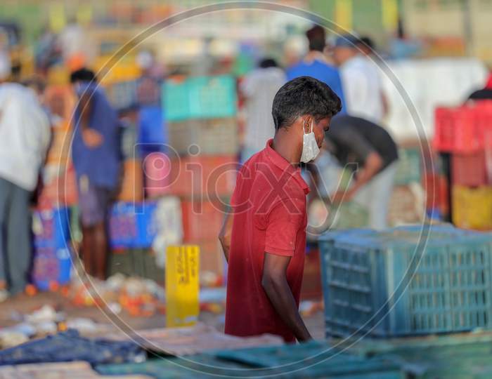 Indian Vegetable Market Workers In Work