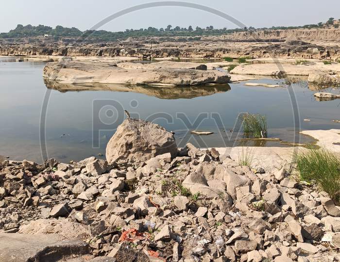 Tapi river rocky structure