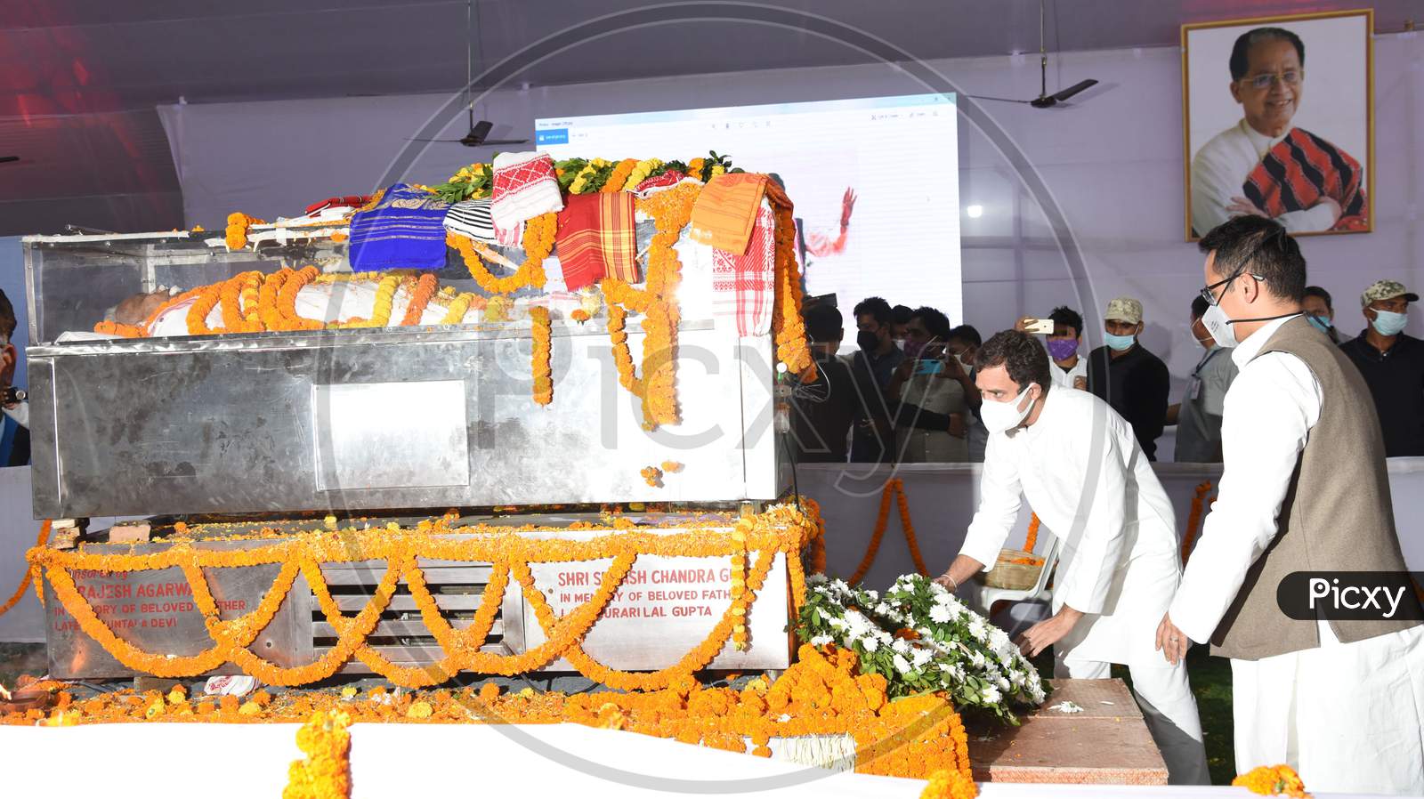 Congress leader Rahul Gandhi pay his  last rites of former Assam CM Tarun Gogoi at kalakhestra in Guwahati on November 25,2020