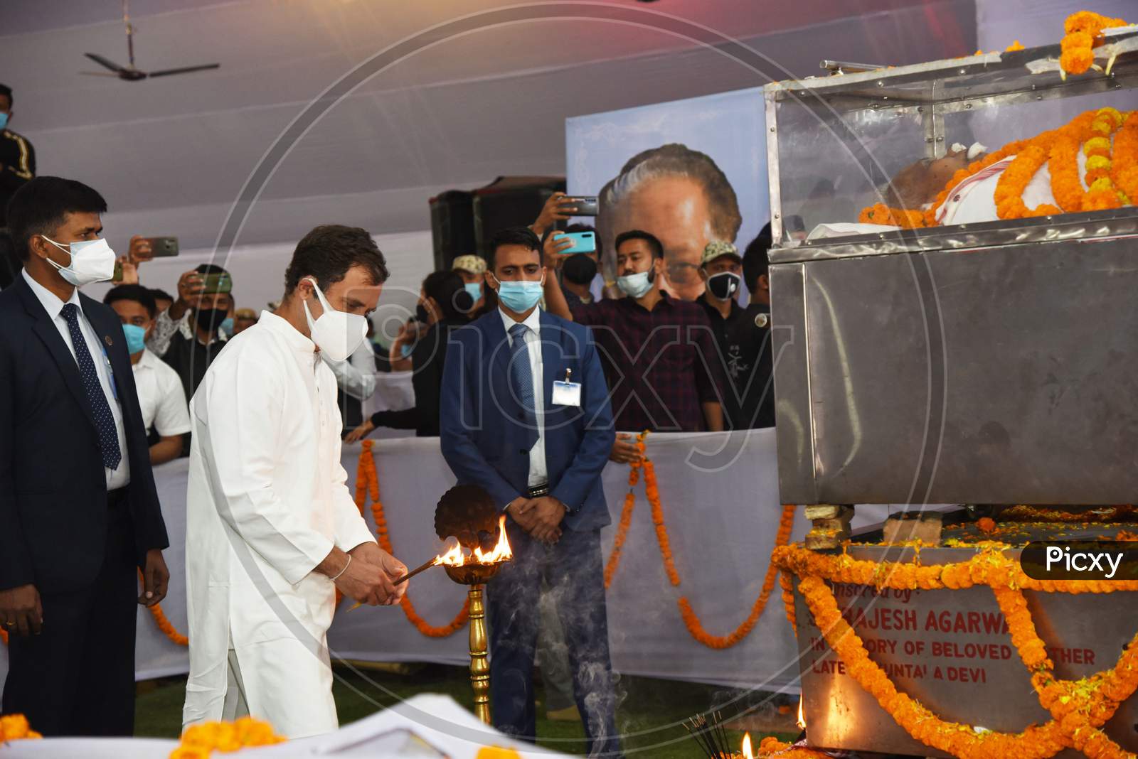 Congress leader Rahul Gandhi attend   last rites of former Assam CM Tarun Gogoi at kalakhestra in Guwahati on November 25,2020