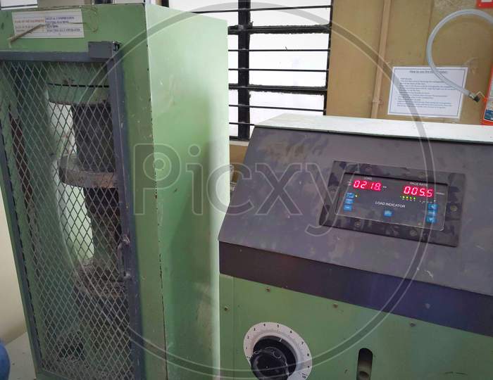 Photo of Digital Compression testing machine