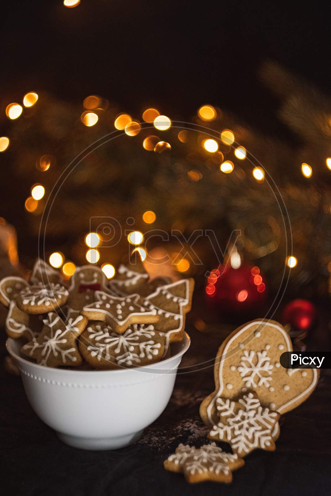 christmas tree decorations. christmas tree with lights. christmas tree at night. christmas tree ornaments