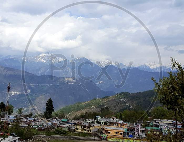 landscape view of hill and clouds at Munsyari