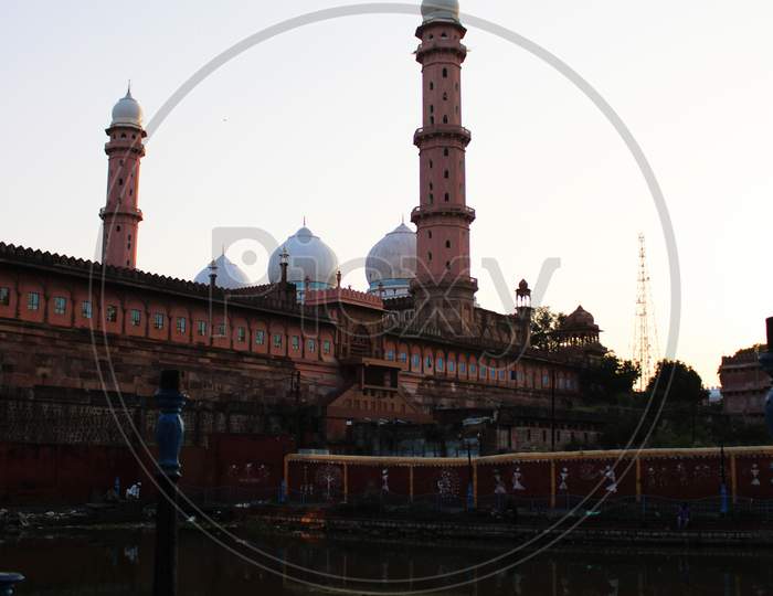 Taj Ul Masjid