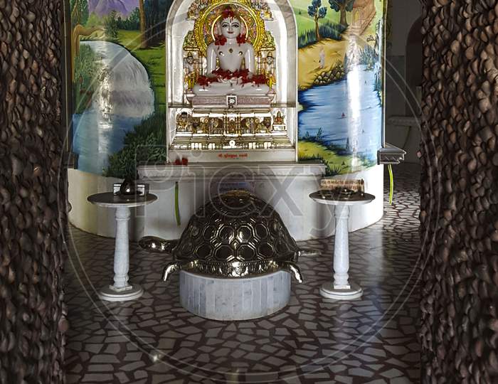 Beautiful Marble statue of Swetamber Jain God