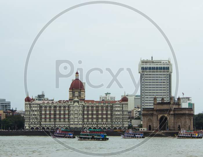 sea side view of mumbai