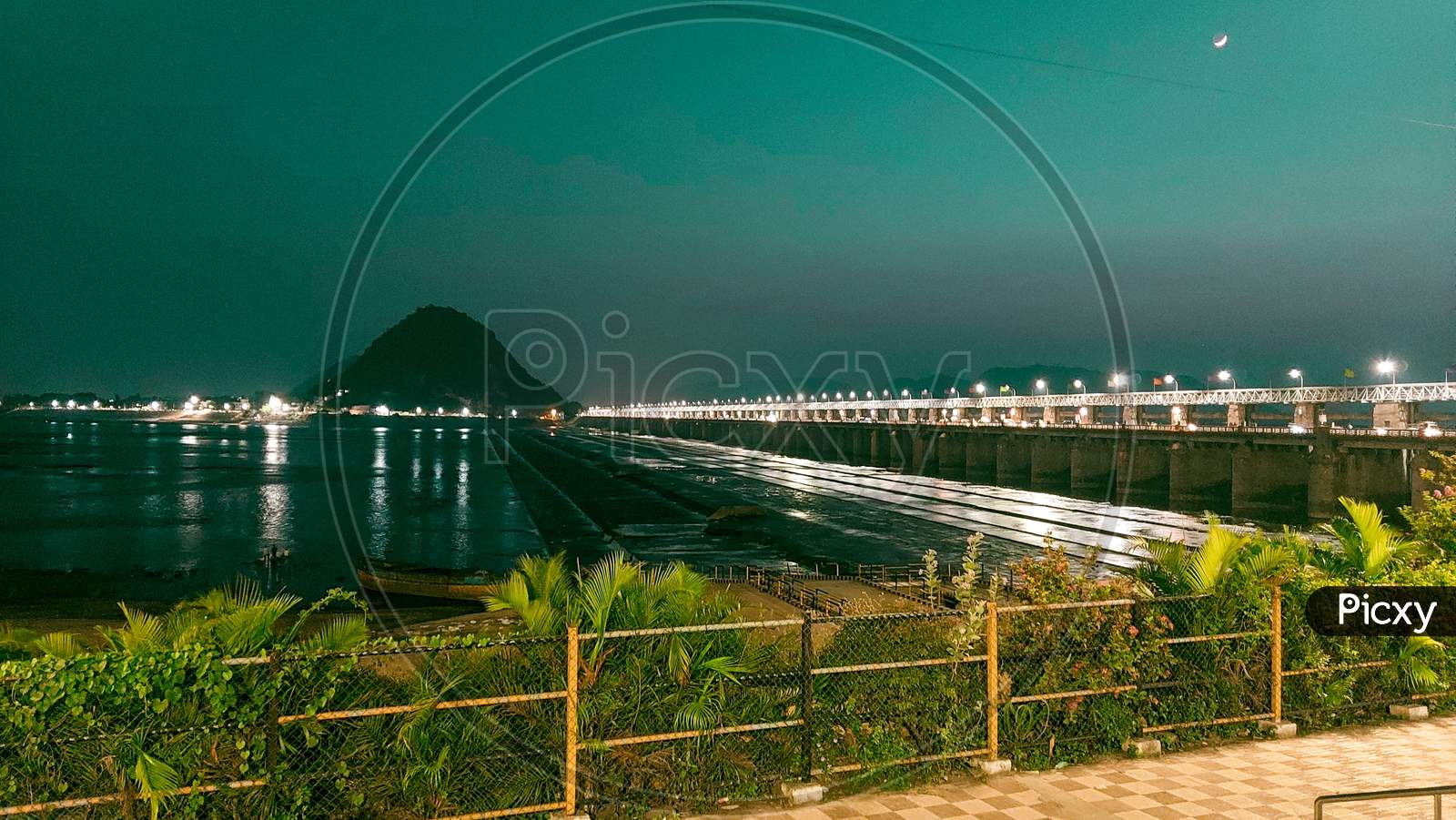 Prakasam barrage vijayawada 20 nov 2020