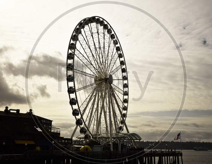 Giant wheel at Mariners Landing at Seattle