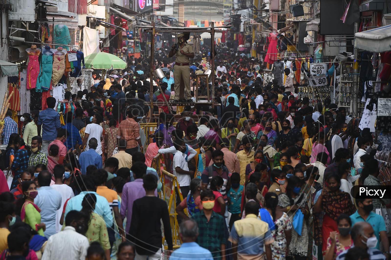 People Shopping At T Nagar Ahead Of Diwali Festival, In Chennai,Tuesday, Nov.02.2020.
