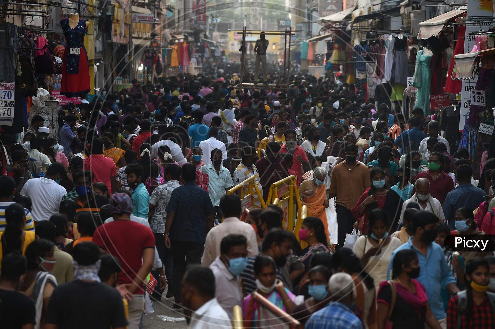 People Shopping At T Nagar Ahead Of Diwali Festival, In Chennai,Tuesday, Nov.02.2020.