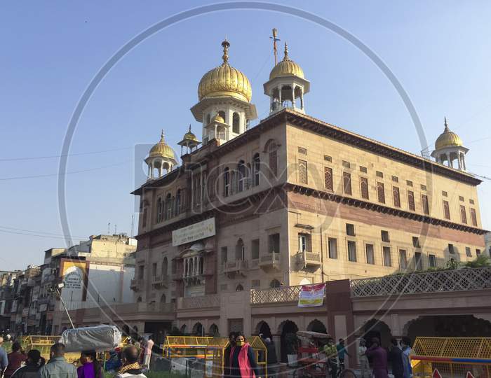 Delhi, India: Nov 29th, 2020: Gurudwara Sis Ganj Sahib in Old Delhi, India, Asia. Gurdwara Sis Ganj Sahib, is one of the nine historical gurdwaras in Delhi. First established in 1783