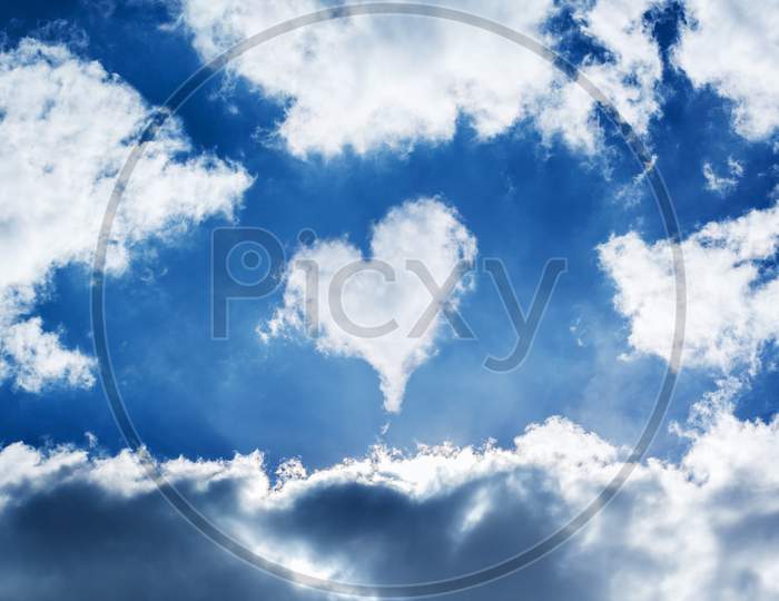 Cloud Heart In The Sky Beautiful