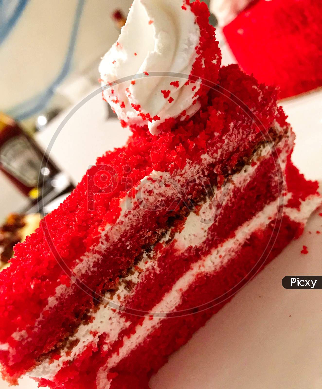 Red velvet cake, dessert.