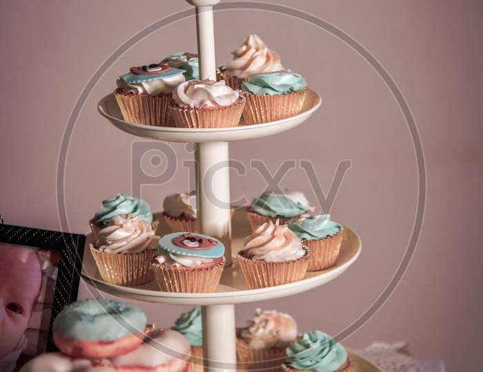 A dessert Table setting-Cup Cakes