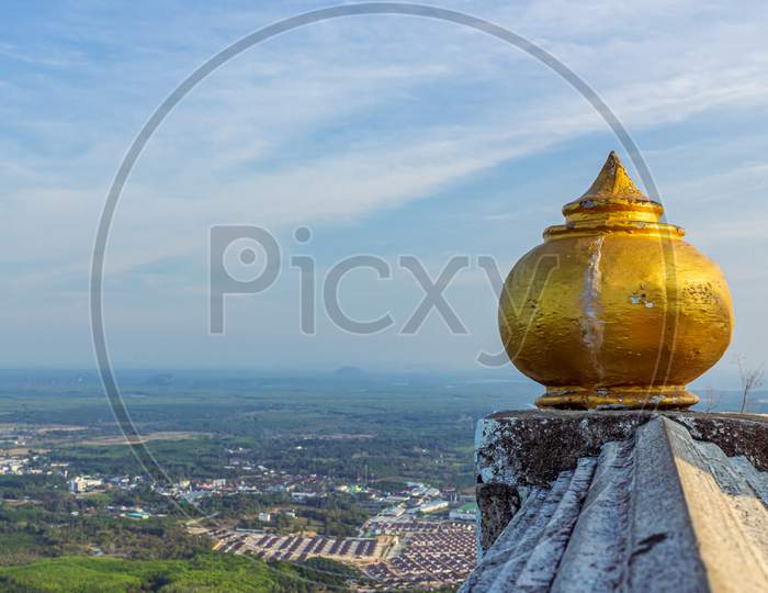 Tiger Temple Gold Corner Decor, Panoramic City View
