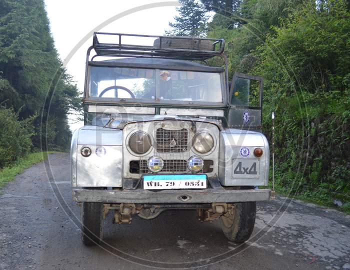 Land Rover  mountain vehicle 4*4 axle at Mountains of West Bengal