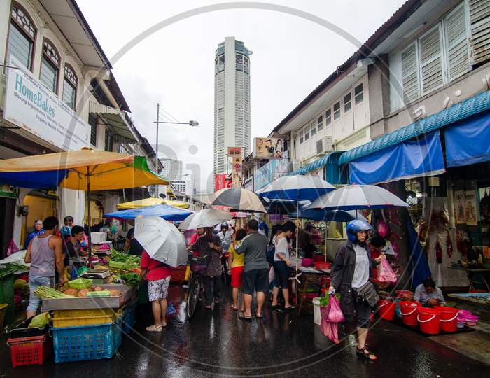 Raining Day Street Scene At Jalan Kuala Kangsar Wet Market