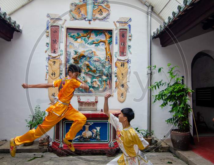 Chinese Kungfu Perform In The Temple