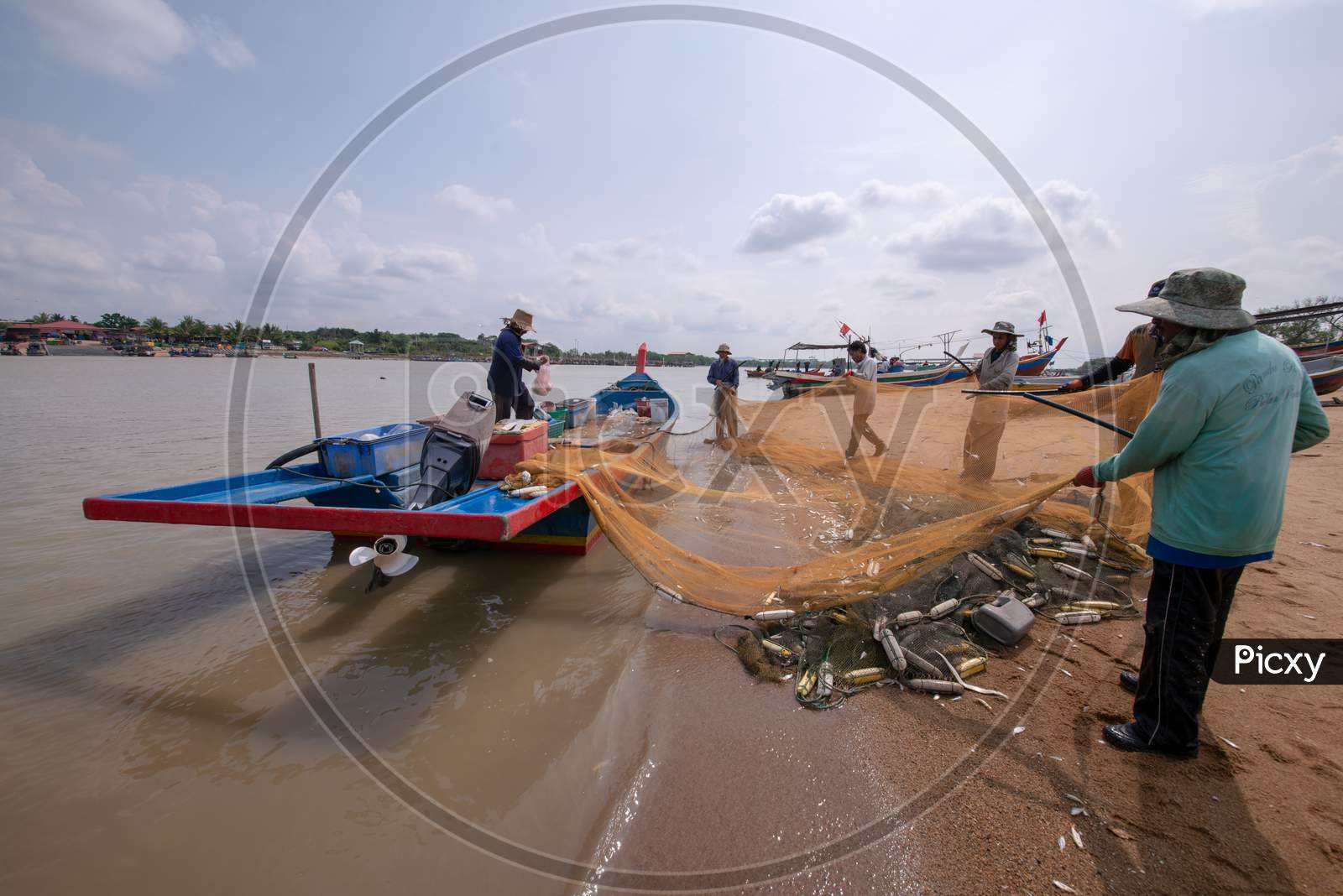 Fisherman Clear Fishing Net