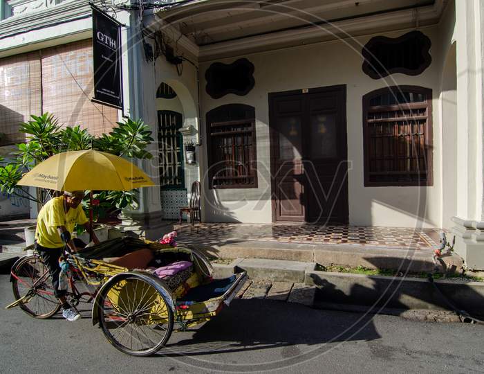 Rickshaw Driver Ride Along Muntri Street