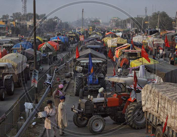 Farmers from a number of states continued to protest for fifth consecutive day on Nov, 30, 2020 at Delhi’s Singhu border. Farmers are protesting against  new farm laws that they fear will reduce their earnings and give more power to large retailers.