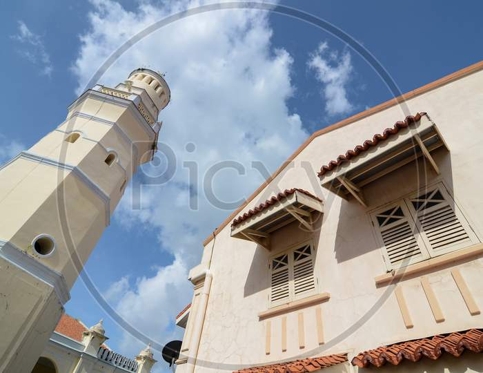 Acheh Mosque And The Heritage Building At Town