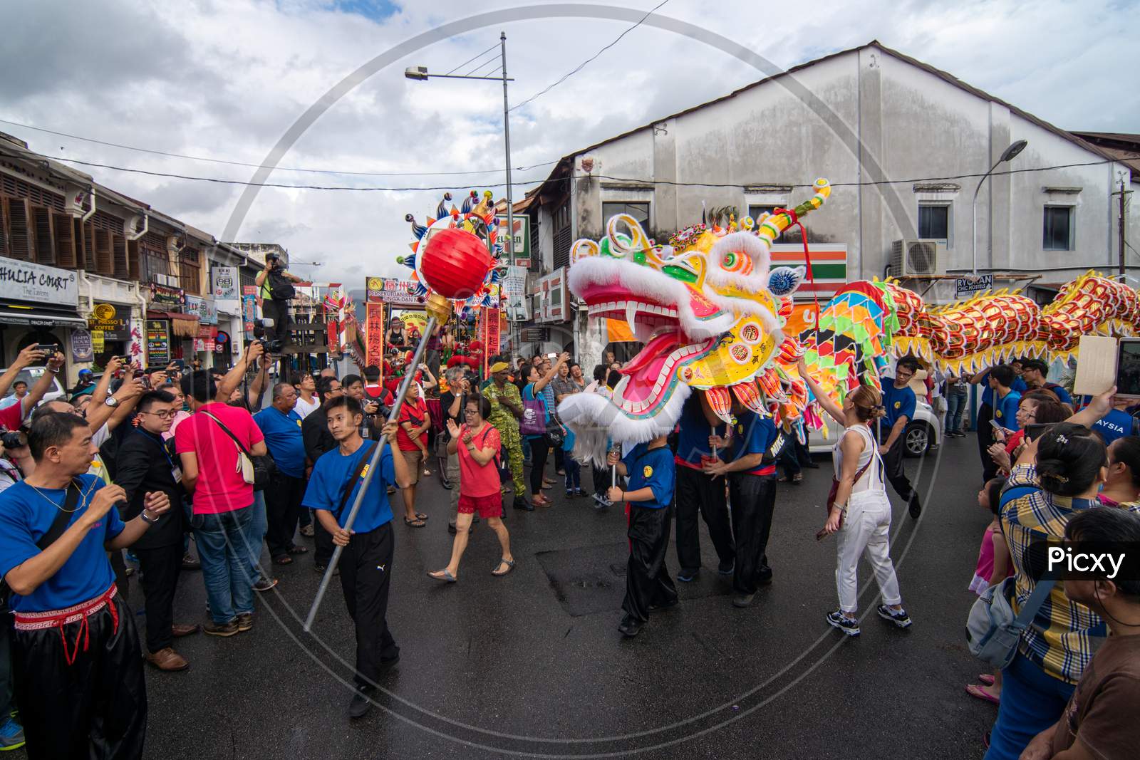 Longest Dragon Dance At Malaysia Perform At Street