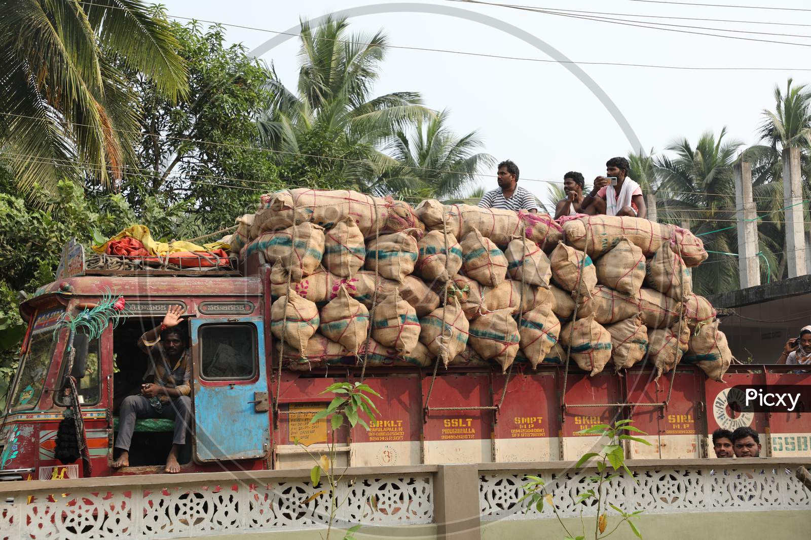 Indian Lorry Transport vehicle