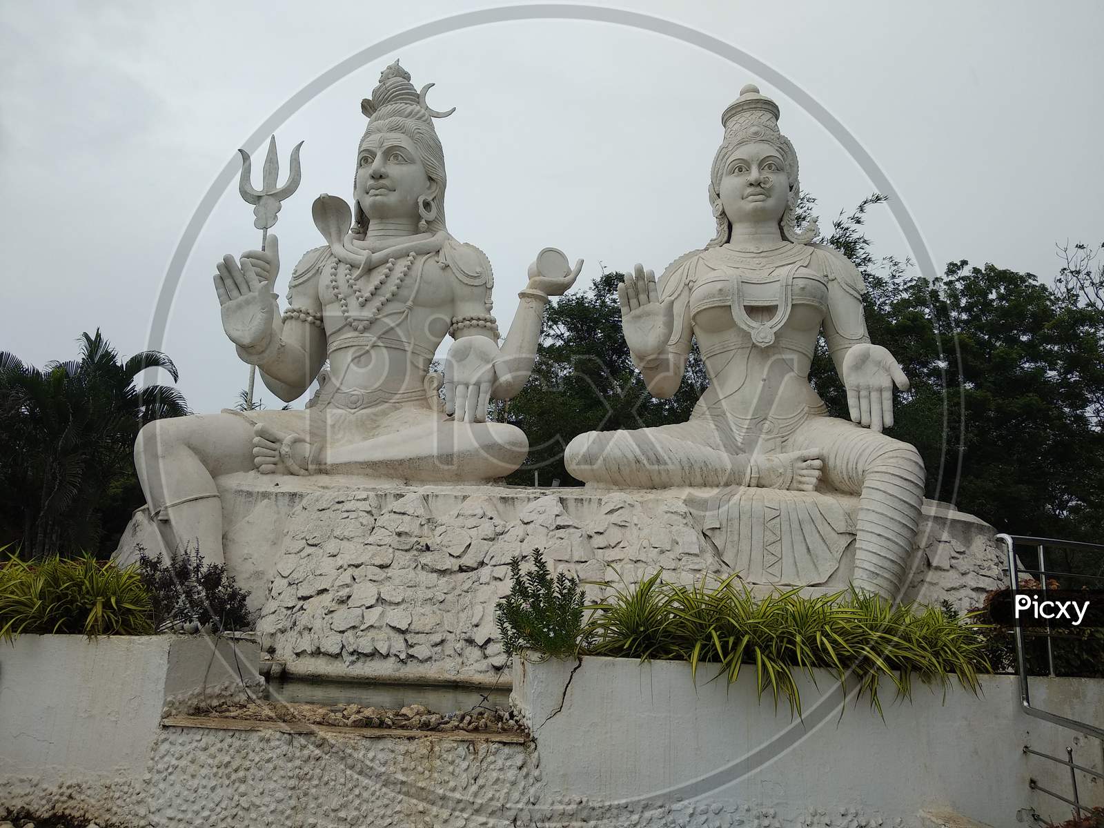 Kailasgiri Shiv Parvathi Statue