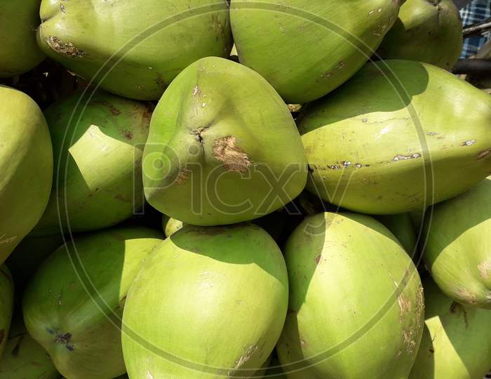 Raw Coconut, Delicious drink, Coconut juice, retail outlet