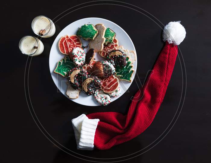 Cookies and eggnog for christmas