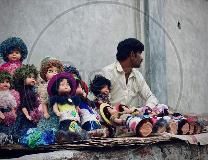 Dolls Seller