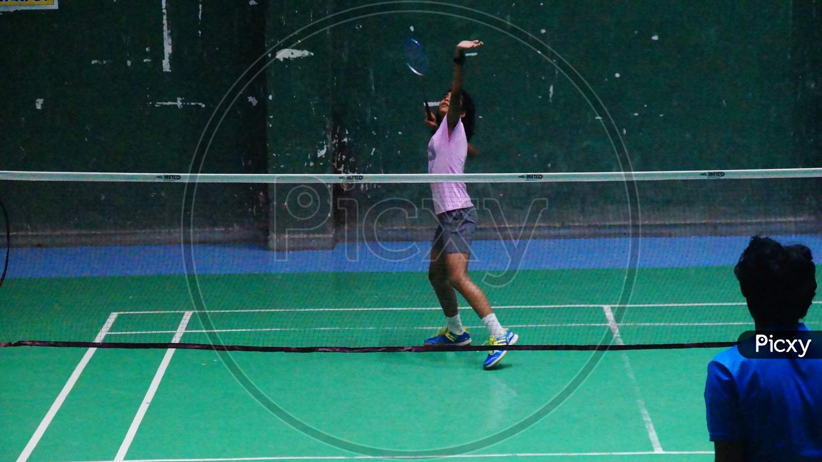 Image of Badminton Stance made before sitting Badminton Strike - Toss while doing practice