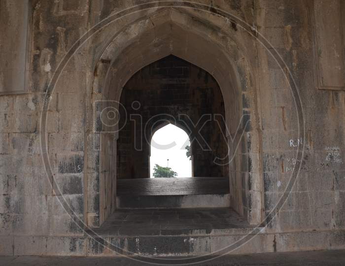 Arch at the Chandbiwi ka Mahal, Salabat Khan Tomb