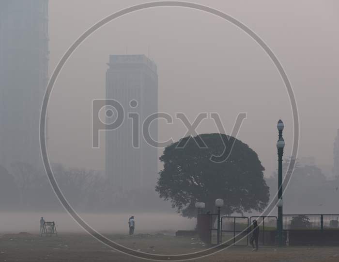 Foggy Haze View Of Maidan Park In Kolkata (Calcutta) At Early Morning In The Winter