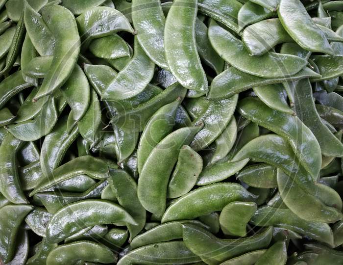 Selectie focus on green broad beans