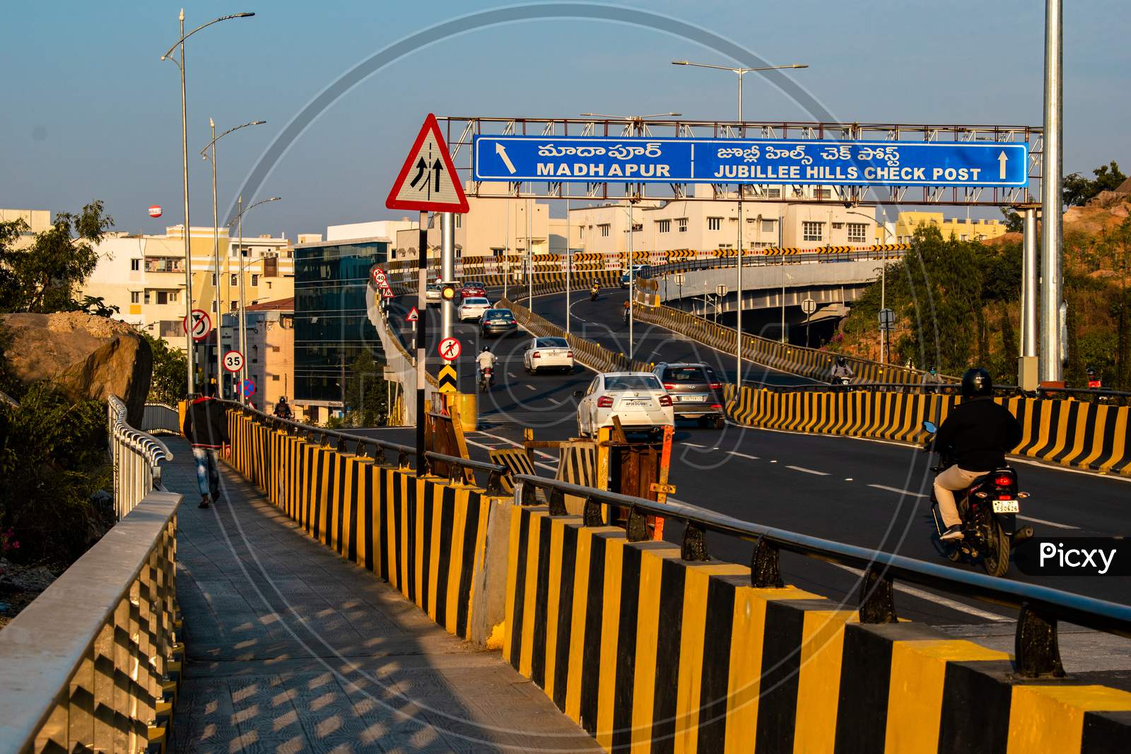 FLYOVER CONNECTING TO JUBILEE HILLS RD.NO45 FROM DURGAM CHERUVU CABLE STAYED BRIDGE, MADHAPUR, TELANGANA.