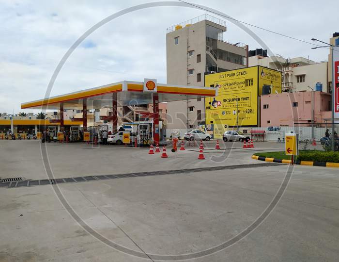 image-of-closeup-of-shell-petrol-bunk-near-the-yelachenahalli-metro