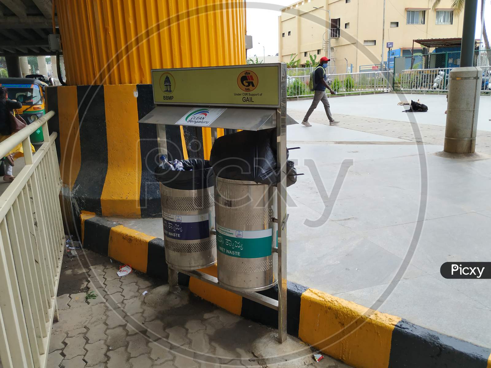 Closeup Of Dry And Wet Waste Dustbin Near The Yelachenahalli Metro Station